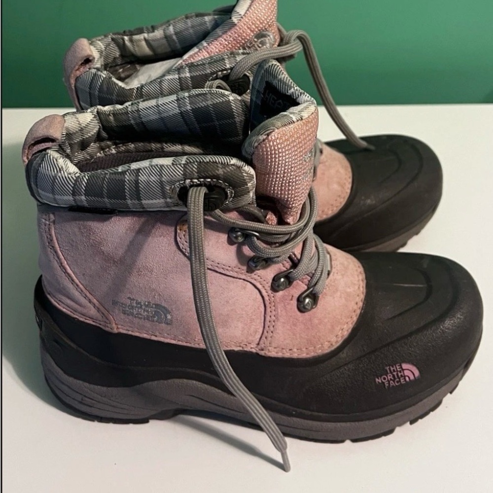 North Face Women’s Heat Seeker Hiking Boot Size 5